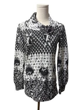 Black & White Patterned Long Sleeve Tee